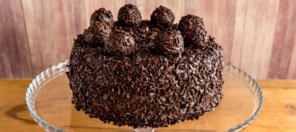 Bolo de Chocolate com Brigadeiro