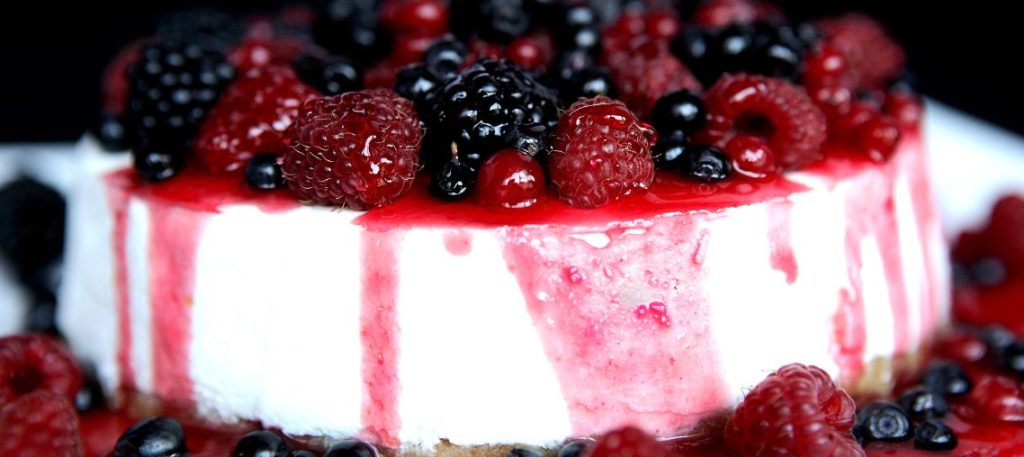 Cheesecake com Recheio de Frutas Vermelhas