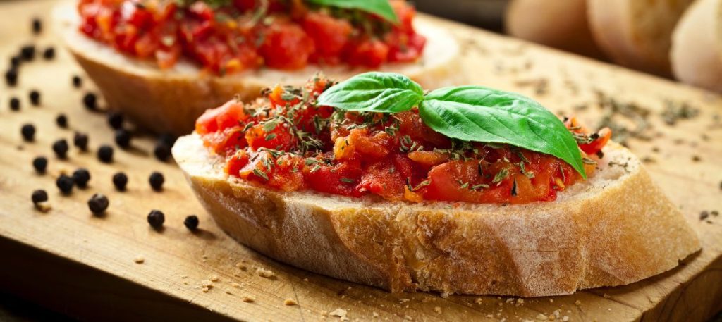 Bruschetta de Tomate e Manjericão