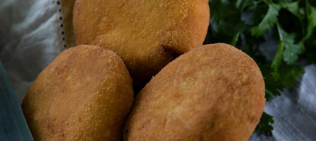 Bolinho de Aipim com Carne Seca