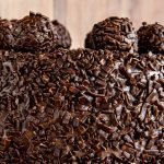 Bolo de Chocolate com Recheio de Brigadeiro