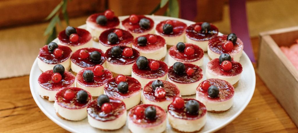 Mini Cheesecakes de Frutas Vermelhas