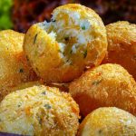 bolinho de arroz com bacalhau