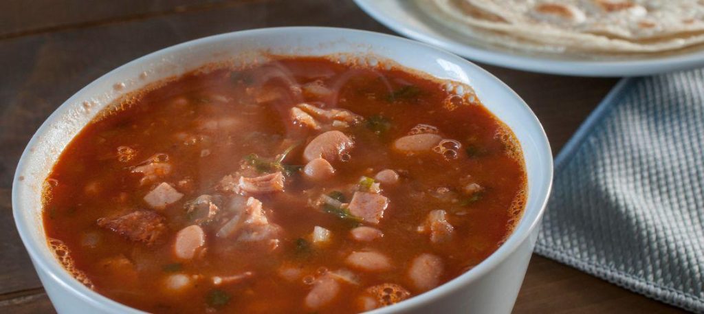 Caldo de feijão com bacon