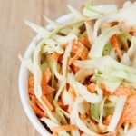 Salada de repolho com cenoura (estilo coleslaw)