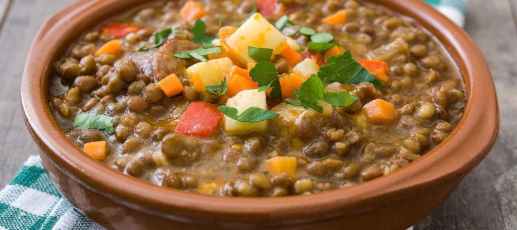 Sopa de lentilha com legumes
