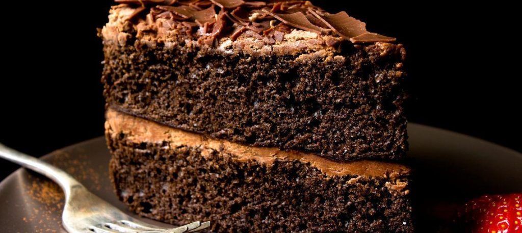 Bolo de café com chocolate meio amargo