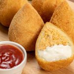 Coxinha de frango com catupiry