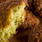 Mini hambúrgueres de grão-de-bico (falafel de forno)