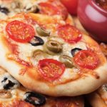 Mini pizza com massa caseira