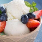 Morango flambado com sorvete de creme