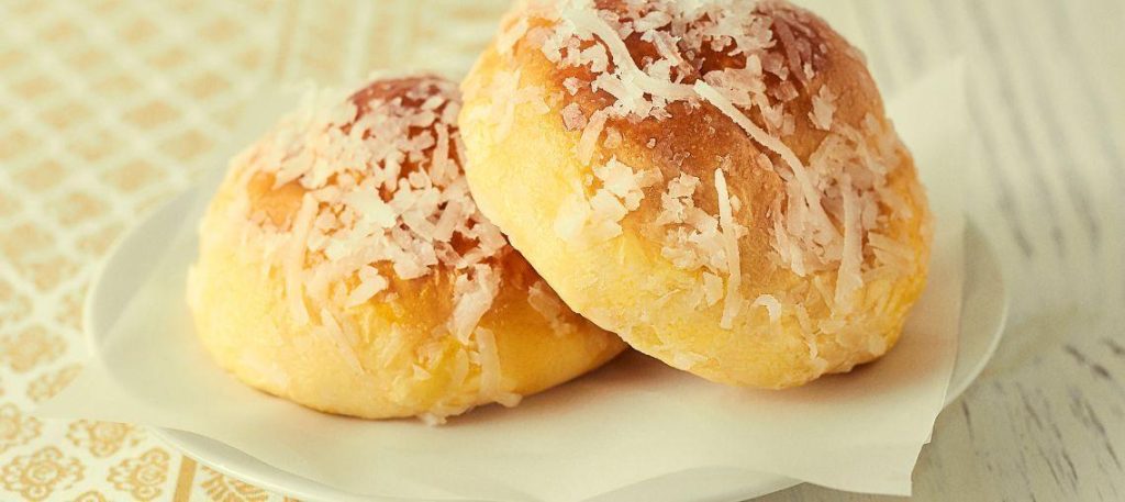 Pão doce com coco
