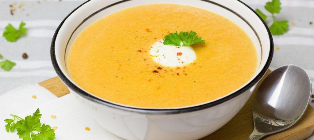 Sopa de abóbora com gengibre