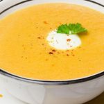 Sopa de abóbora com gengibre