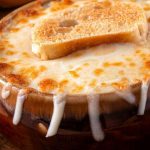 Sopa de cebola gratinada