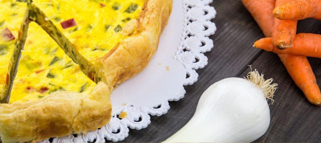 Torta de abobrinha com cenoura e queijo