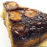 Torta de banana caramelizada