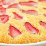 Torta de morango com creme e gelatina