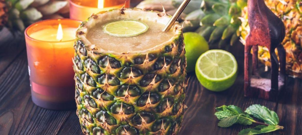 Smoothie tropical (manga + abacaxi + coco)