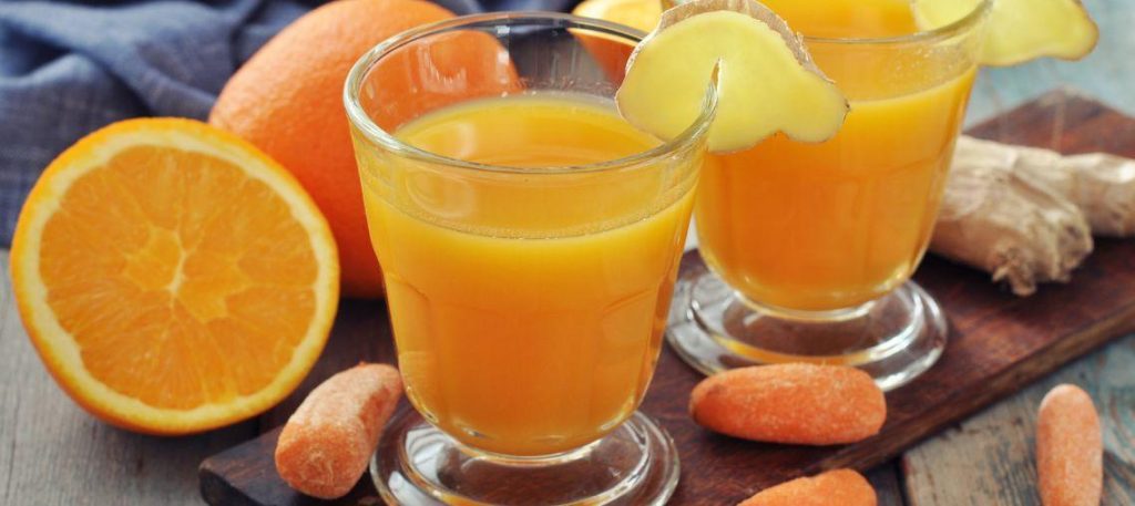 Suco de cenoura com laranja e gengibre