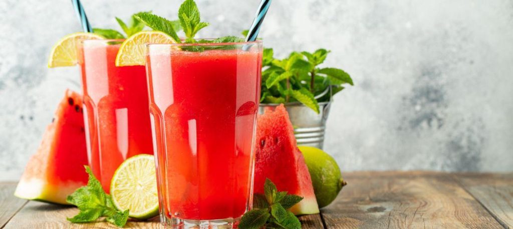 Suco de melancia com hortelã