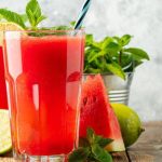 Suco de melancia com hortelã