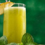 Suco verde com abacaxi e hortelã
