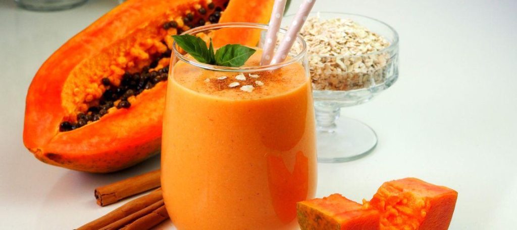 Vitamina de mamão com aveia