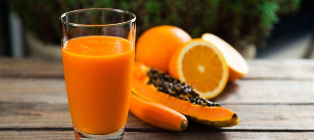 Vitamina de mamão com laranja