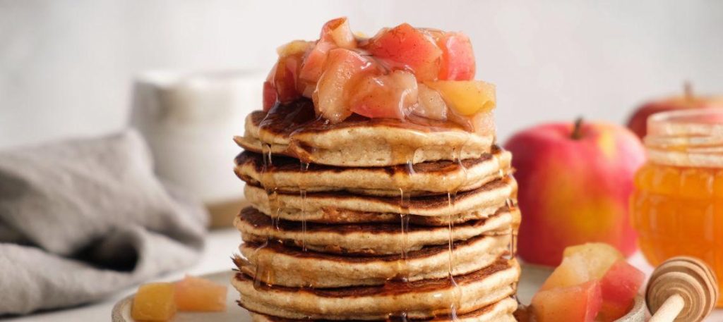 Panqueca de maçã com canela