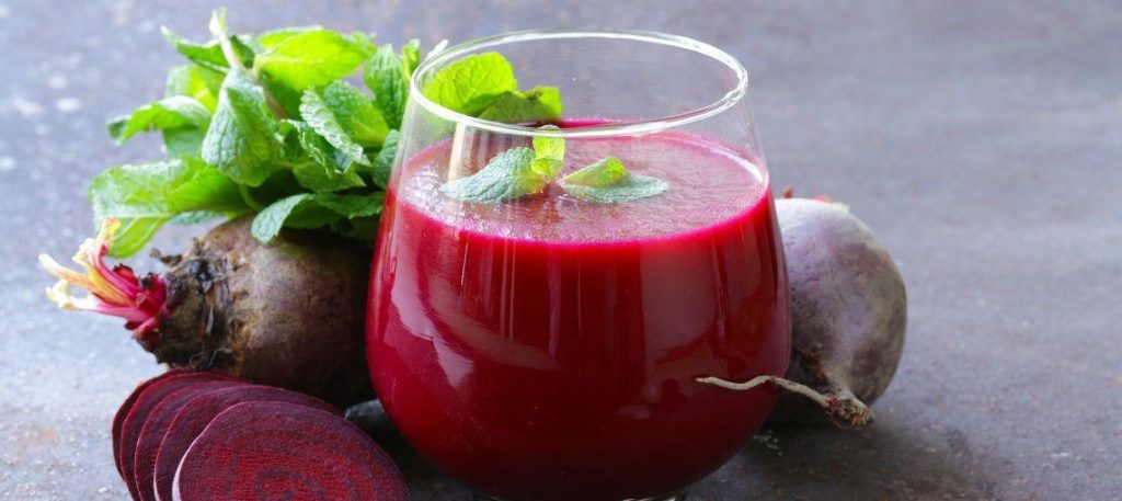 Suco detox de beterraba com laranja