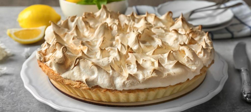 Torta de limão com merengue