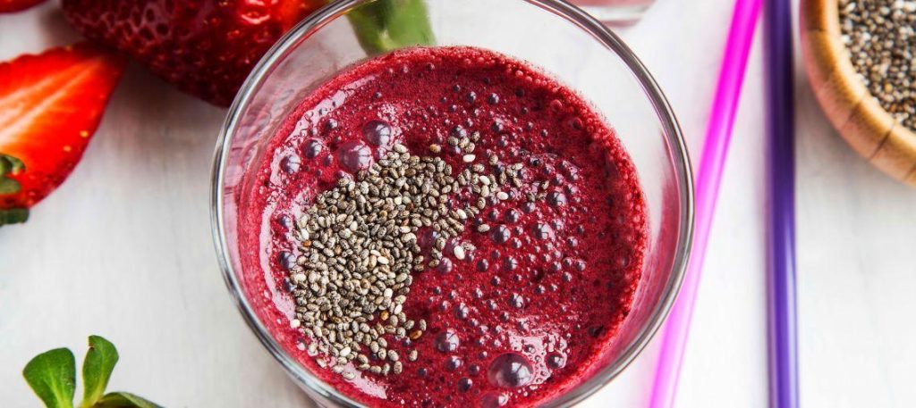Vitamina de morango com chia