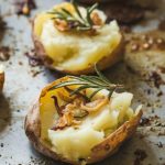 Batata ao murro com azeite e ervas