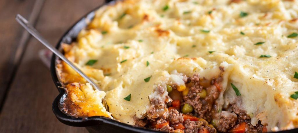 Escondidinho de carne com purê de batata-doce