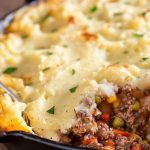 Escondidinho de carne com purê de batata-doce