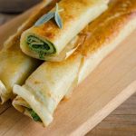 Panqueca de ricota com espinafre ao molho branco