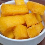 Polenta frita crocante