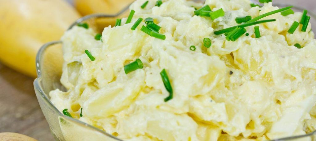 Salada de batata com maionese caseira