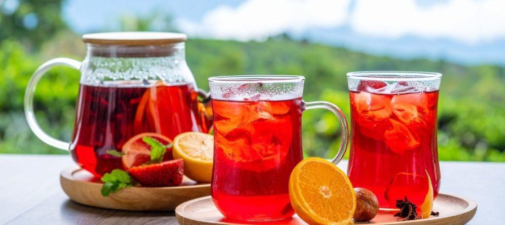Chá gelado de frutas cítricas