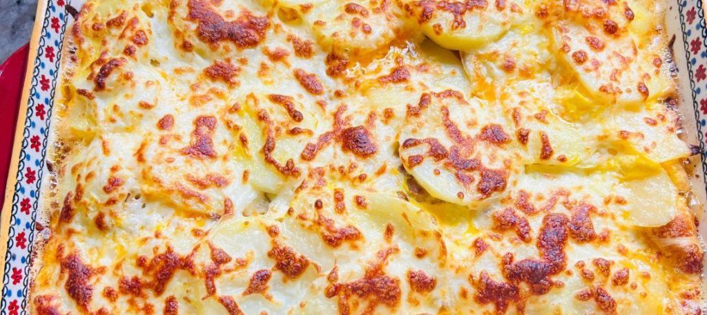 Escondidinho de frango com purê de batata