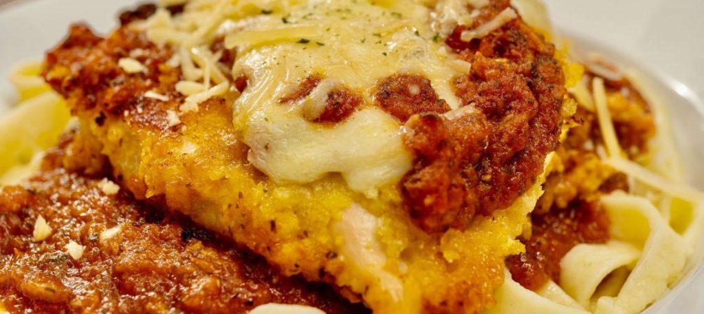 Filé de frango à parmegiana