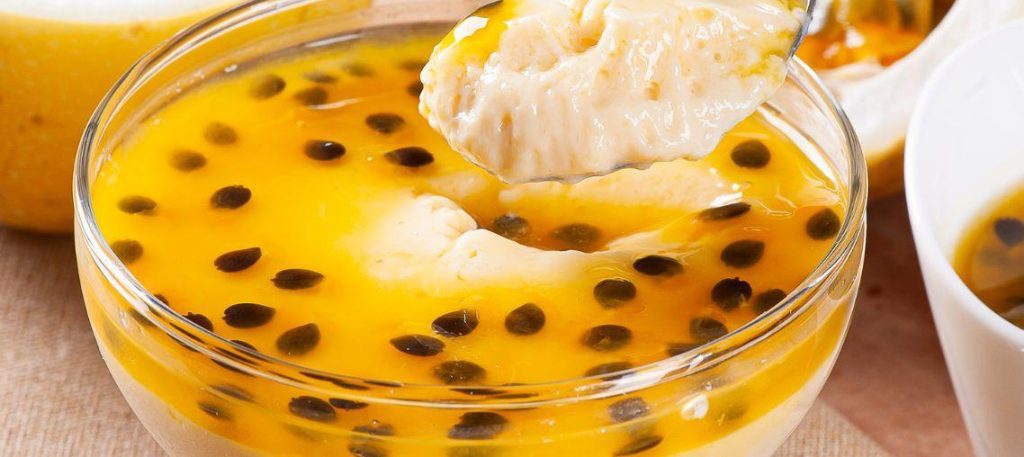 Mousse de maracujá com chocolate branco