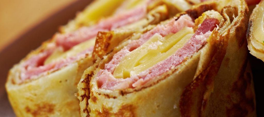 Panqueca de presunto e queijo