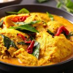 Peixe ao molho de coco e curry