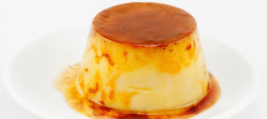 Pudim de pão com caramelo