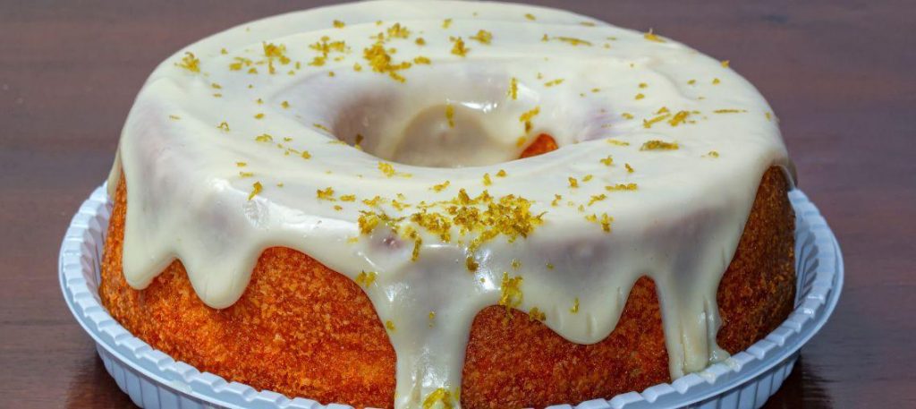 Bolo de laranja com coco