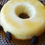 Manjar de coco com calda de ameixa