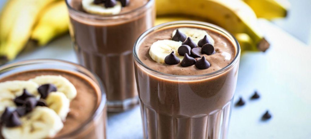 Mousse de cacau com banana e abacate