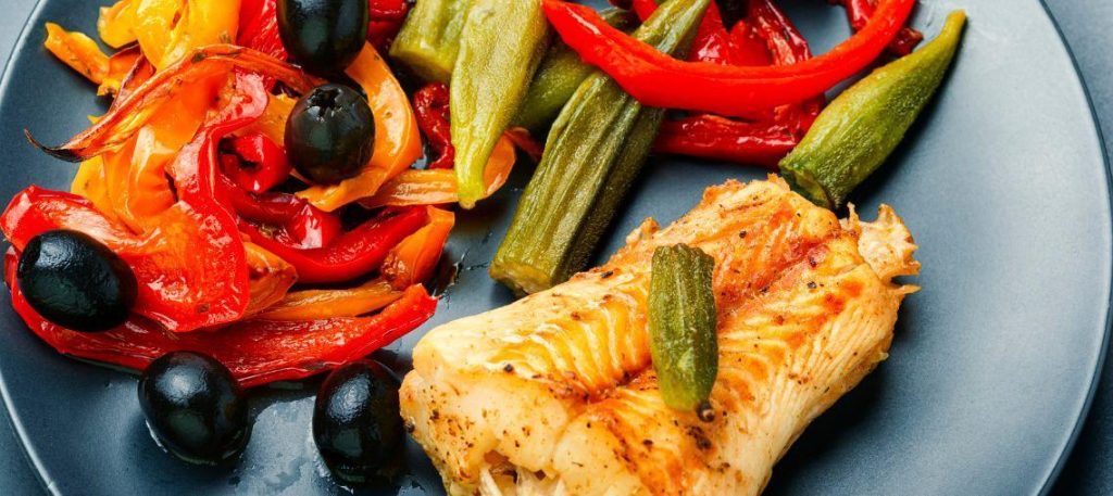 Peixe assado com legumes